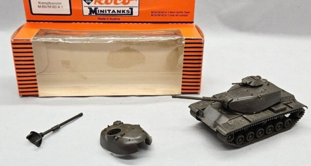 Roco 181S HO Scale MiniTanks M60/M60A1 Plastic Tank