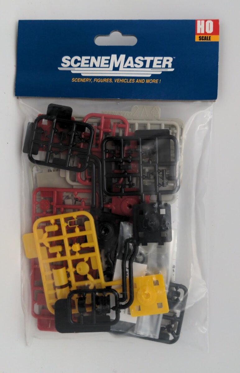 Walthers 949-4210 HO Scale SceneMaster Garage Detail Kit # 2 (Set of 20)