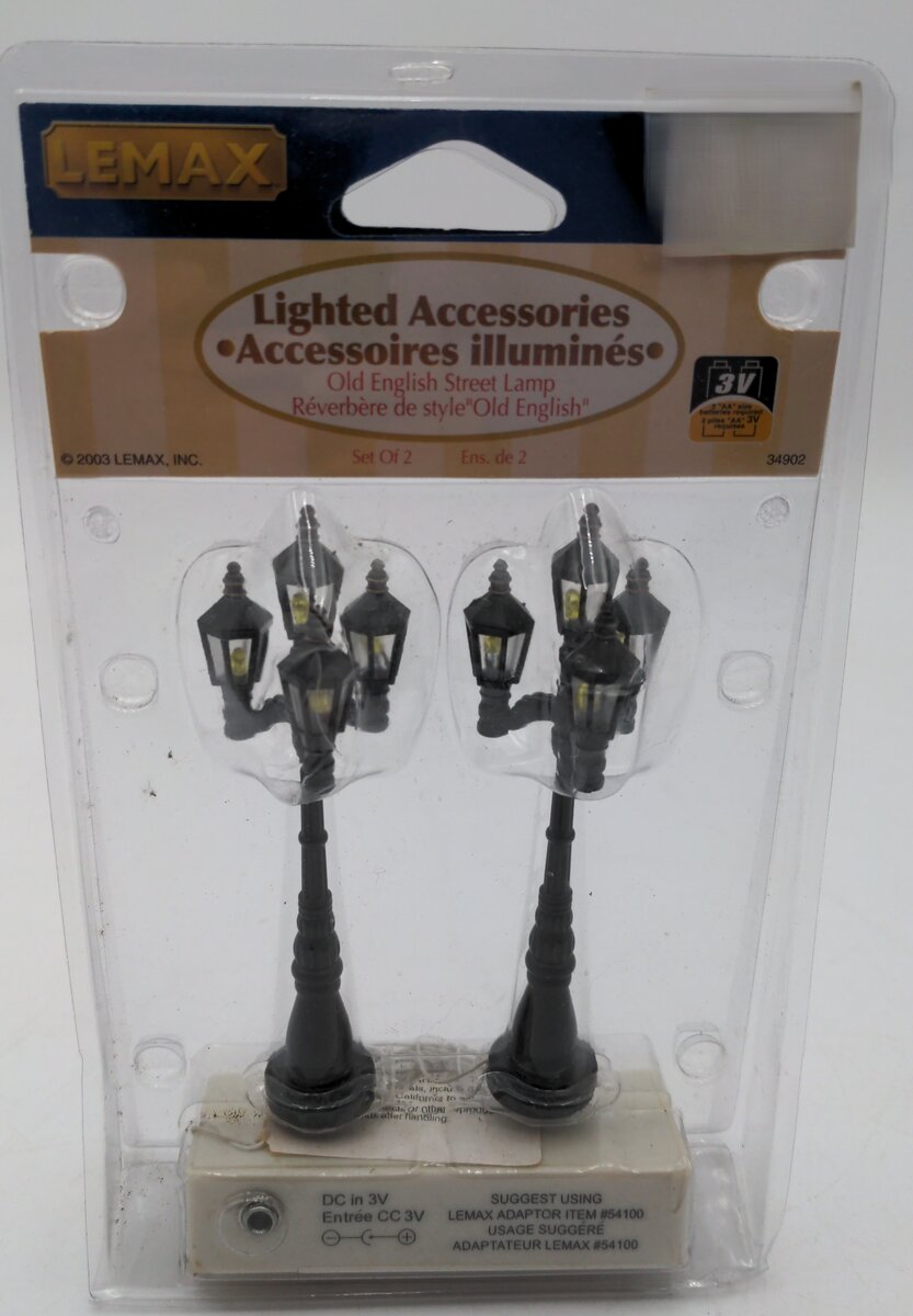 Lemax 34902 Old English Street Lamps (Set of 2)