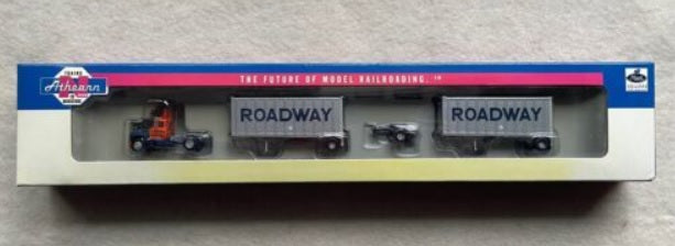 Athearn 13878 N Roadway Mack R Truck W/28' 2 Trailers