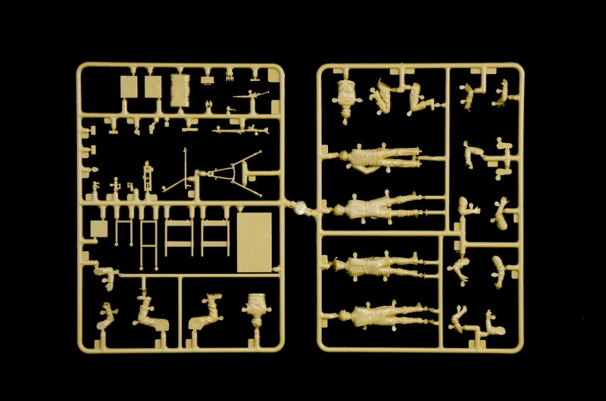 Italeri 6592 1:35 Crusader Mk. III Britishwith Crew Military Tank Model Kit