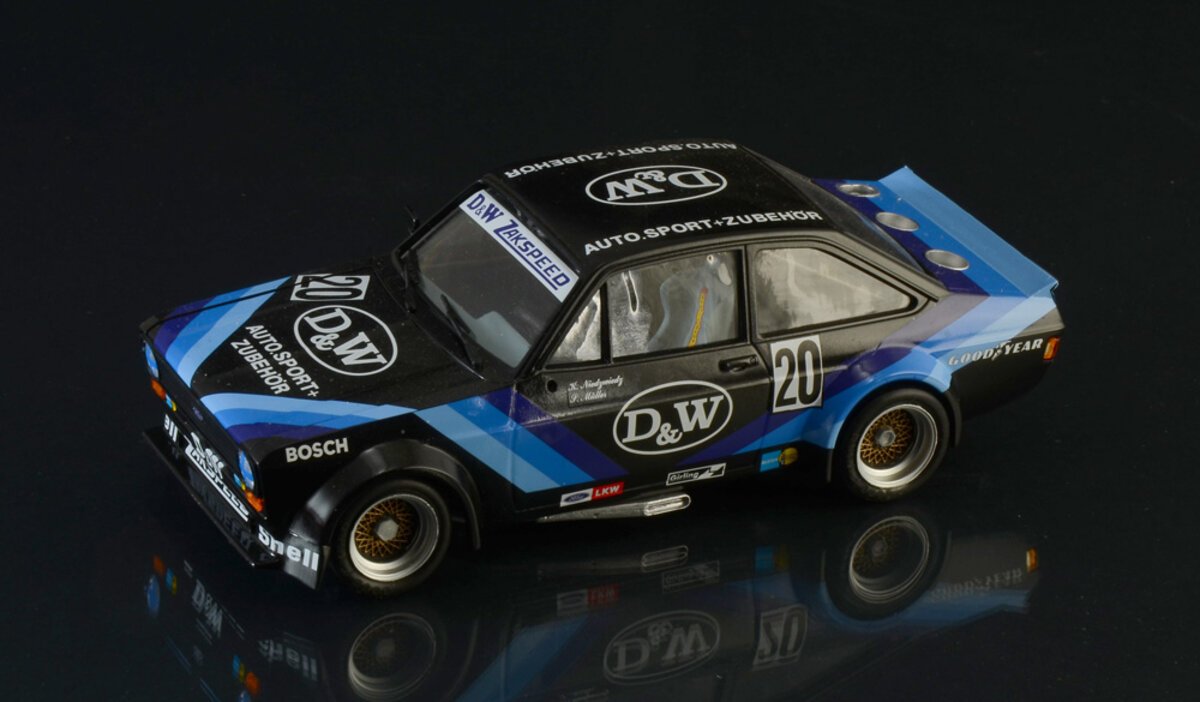 Italeri 3664 1:24 Ford Escort Zakspeed Gr.2 Car Plastic Model Kit