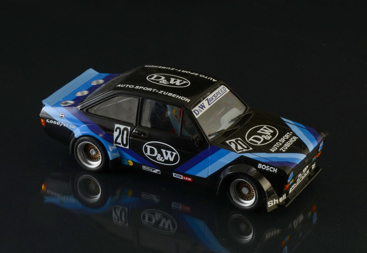 Italeri 3664 1:24 Ford Escort Zakspeed Gr.2 Car Plastic Model Kit