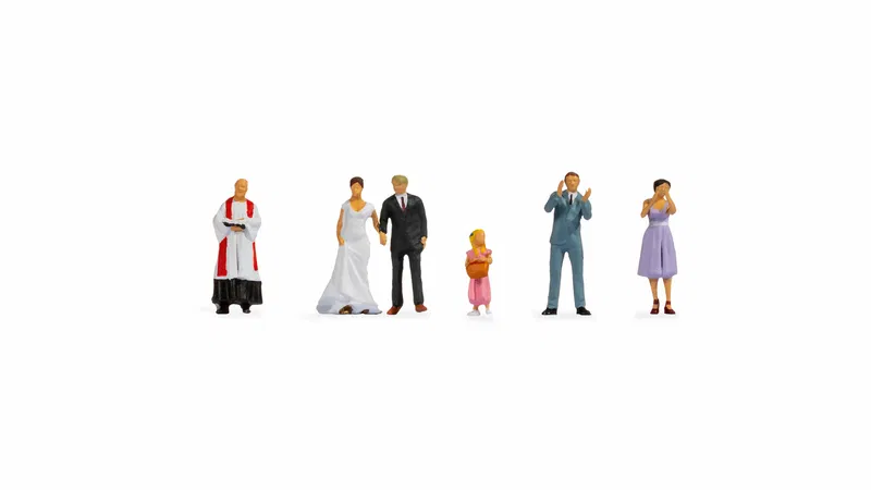 Noch 36862 N Bride and Groom Figures (Set of 5)