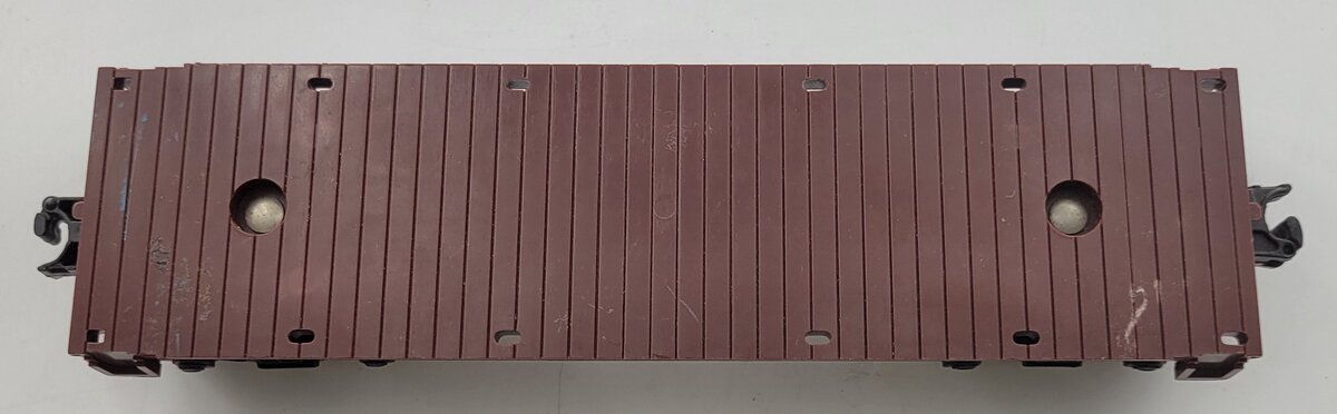 Lionel 1877-3 Brown Flatcar with Trucks
