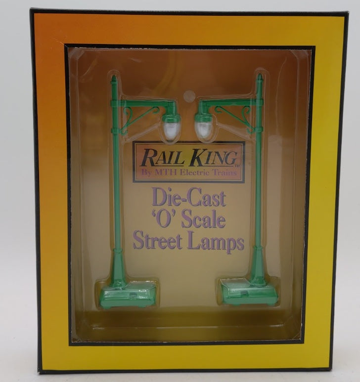 MTH 30-1032 O Scale Green Diecast Street Lamps # 64 (Set of 2)
