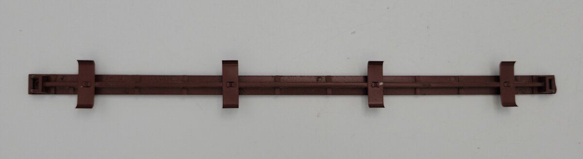 Lionel 714-24 Long Brown Painted Boxcar Catwalk Missing Roof Hatch-Incomplete