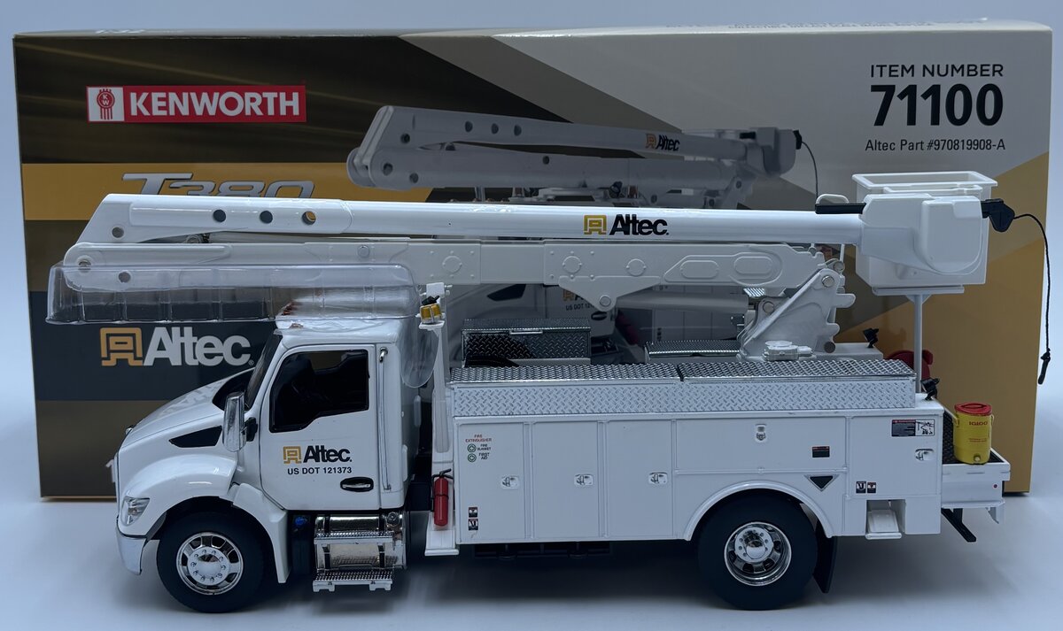 DieCast Masters 71100 1:32 Kenworth T380 White Service Truck w/Altec AA55 Aerial