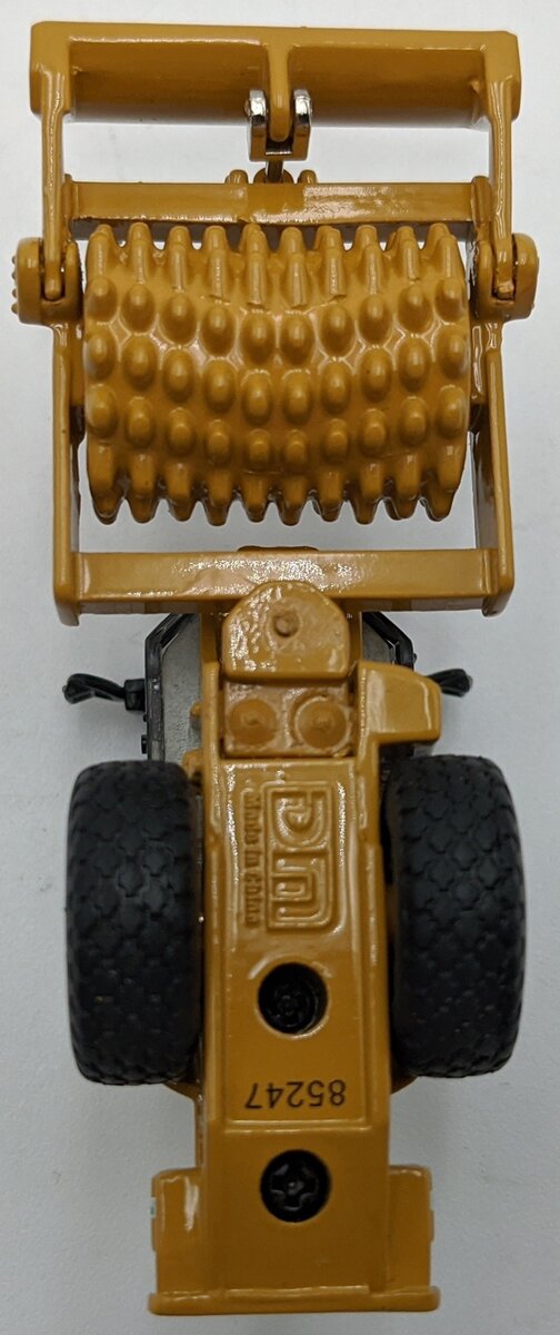 DieCast Masters 85247 1:87 Caterpillar CP56 Padfoot Drum Soil Compactor