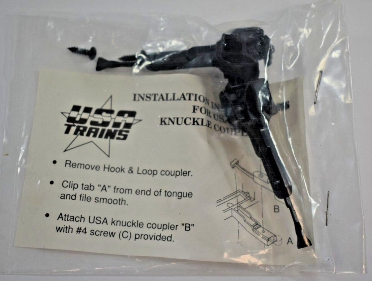 USA Trains R2010 G Scale Plastic Knuckle Coupler Kit (Set of 2)