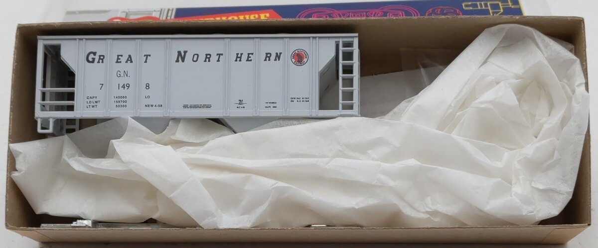 Roundhouse 2060 HO Great Northern 2-Bay Covered Hopper Car # 71498 Kit
