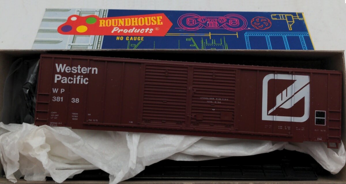Roundhouse 1981 HO Scale West Pacific 50' Double Door Boxcar # 38138 Kit