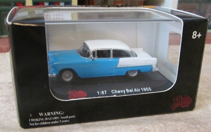 Malibu International 103 1:87 1955 Blue/White Chevy Bel Air