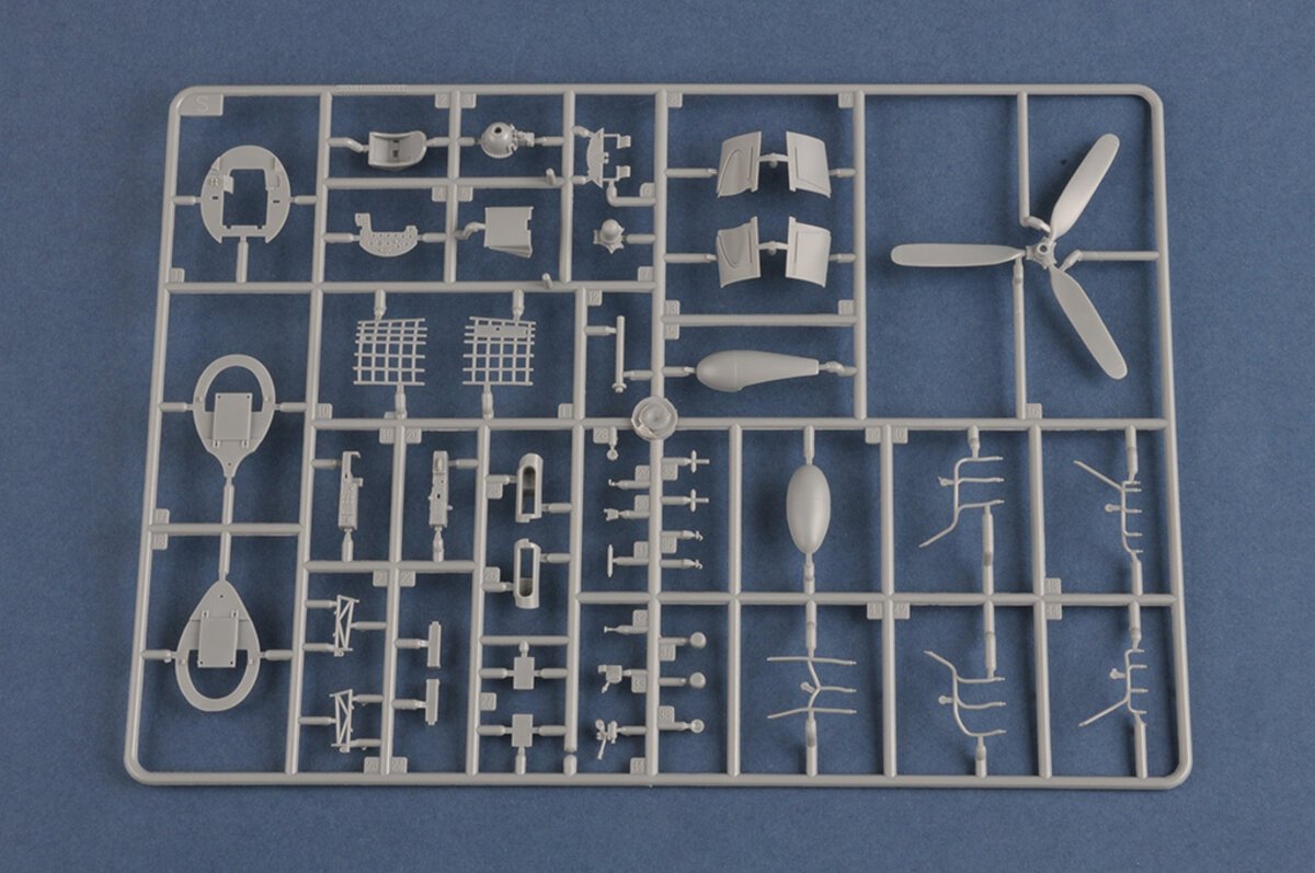 Hobby Boss 80384 1:48 Vought F4U-1D Corsair Military Aircraft Plane Model Kit