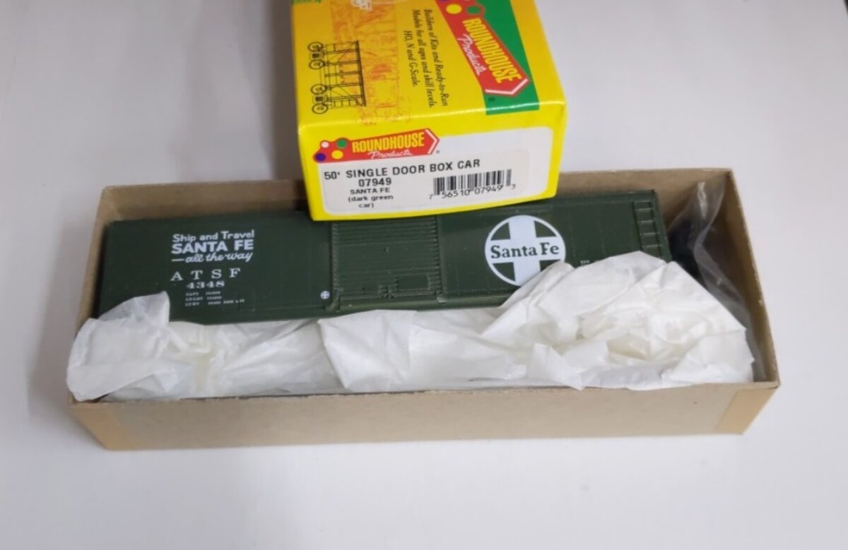 Roundhouse 07949 HO Santa Fe 50' Single Door Box Car Kit #4340