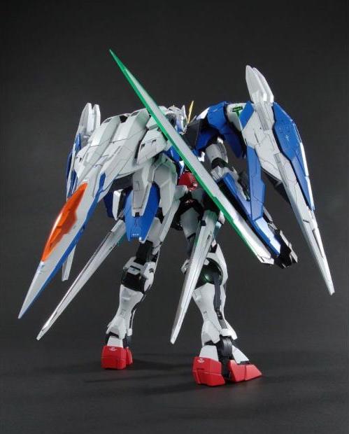 Bandai 2088233 1:60 PG GN-0000 00 Raiser Gundam Plastic Model Kit