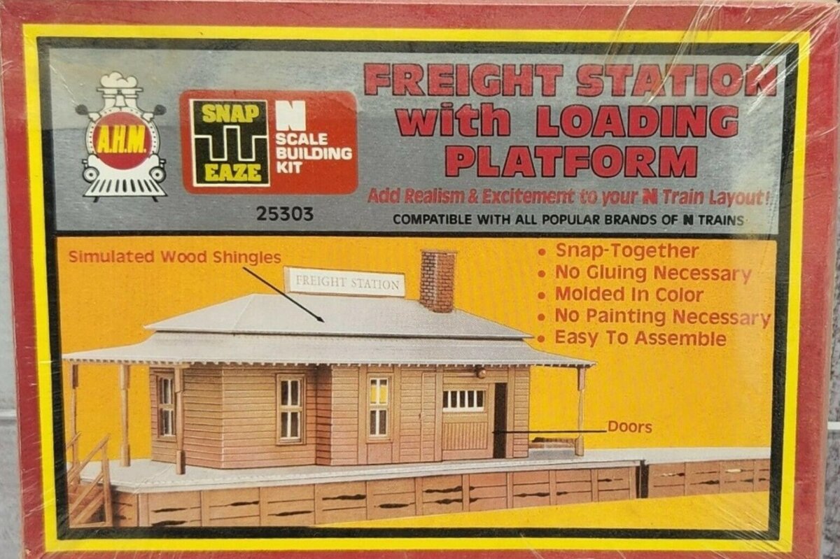 AHM 25303 N Freight Station W/Loading Platform Snap Eaze Building Kit