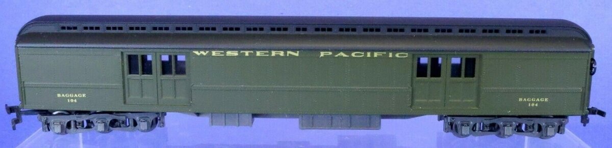 IHC 2426 HO Western Pacific Heavyweight Baggage Exp Road #104