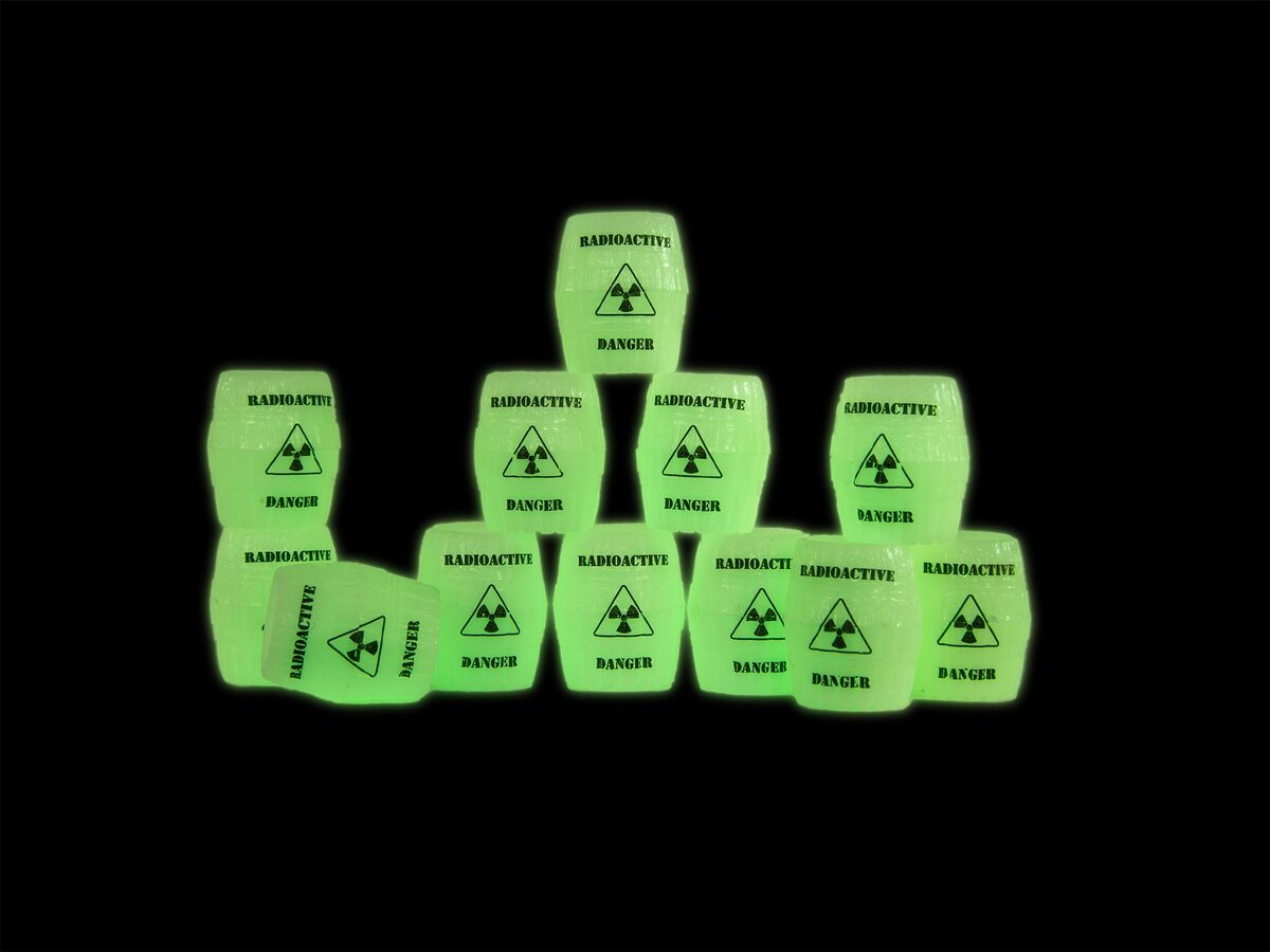 Lionel 2330040 O Area51 Glow In The Dark Haz-Mat Barrels