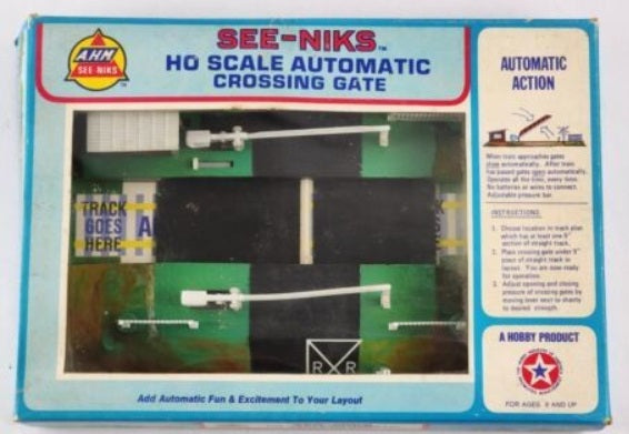 AHM 5603 HO See-Niks Automatic Crossing Gate