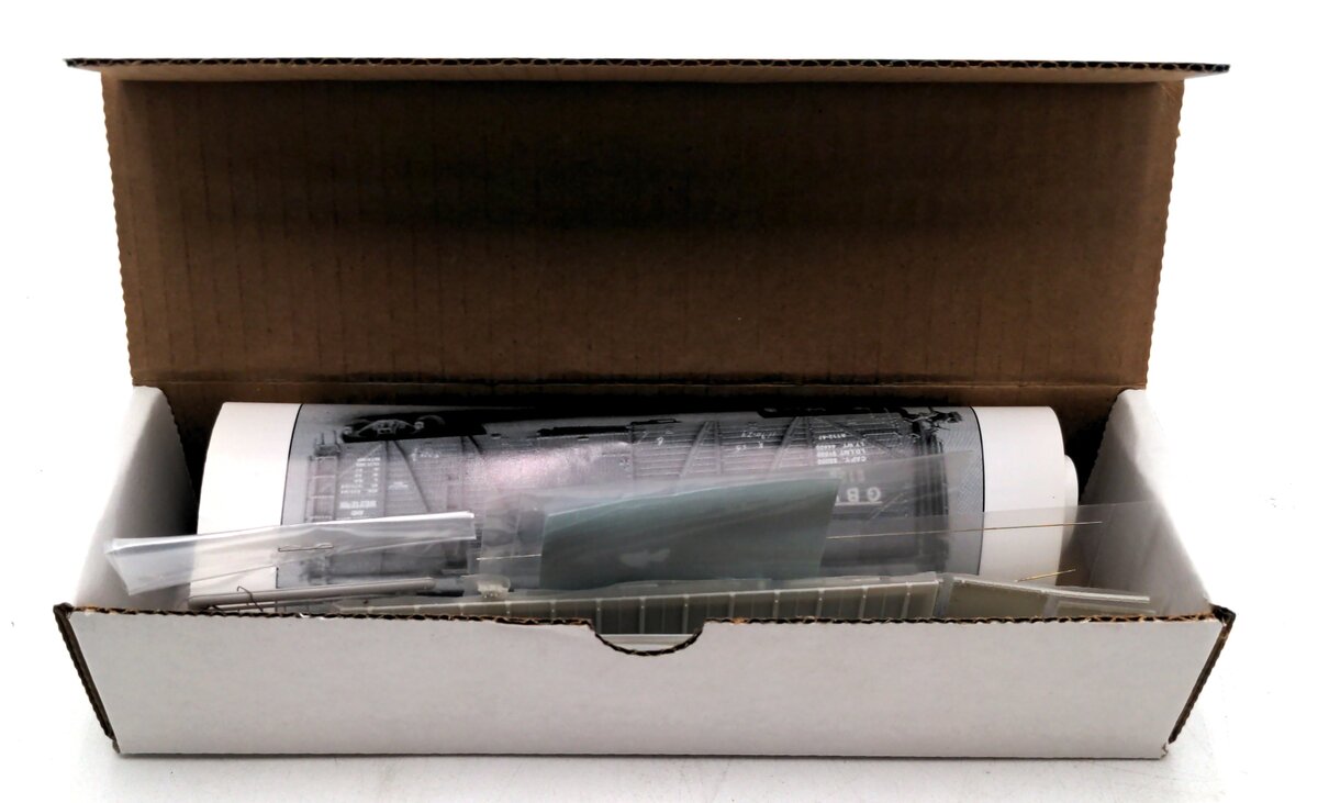Sunshine Models 47.2 HO Scale MILW Single Sheathed Boxcar #709328 Kit