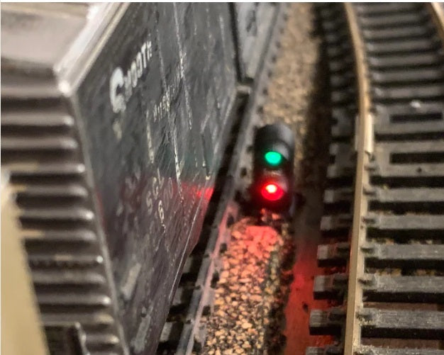 Dwarvin DVFLBS101 HO Fiber-Lit Dwarf Signal (Single) - Black