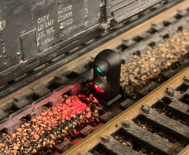 Dwarvin DVFLBS101 HO Fiber-Lit Dwarf Signal (Single) - Black