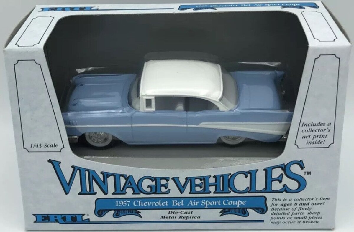 Ertl 2816 1:43 Teal Blue & White 1957 Chevrolet Bel Air Sport Coupe LN/Box