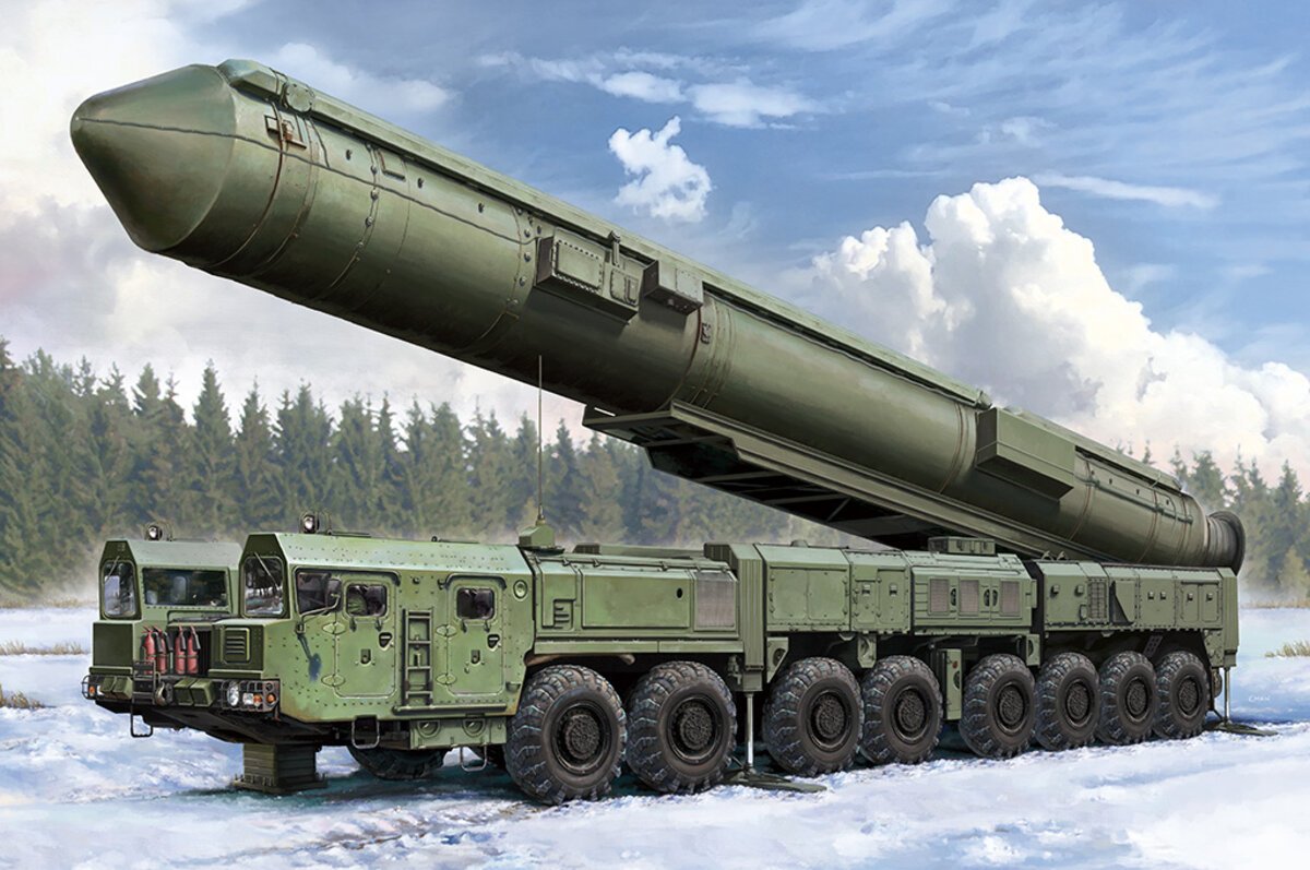 Hobby Boss 82952 1:72 15U175 TEL of RS-12M1 Topol-M ICBM Complex Model Kit