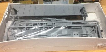Walthers 932-5700 HO Undecorated PS-2CD 4427 Covered Hopper Kit