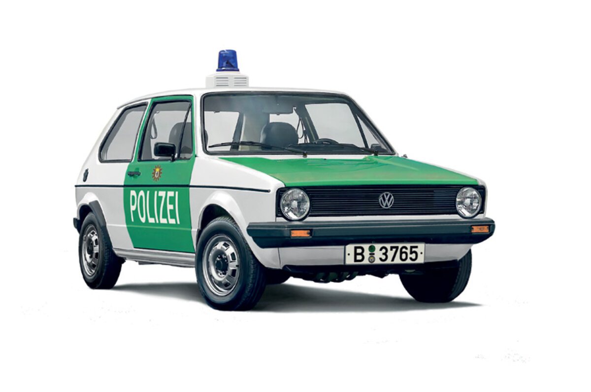 Italeri 3666 1:24 VW Golf Polizei Plastic Model Kit