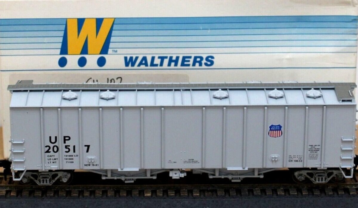 Walthers 932-3655 HO Union Pacific 50' Airslide Hopper Kit #20687