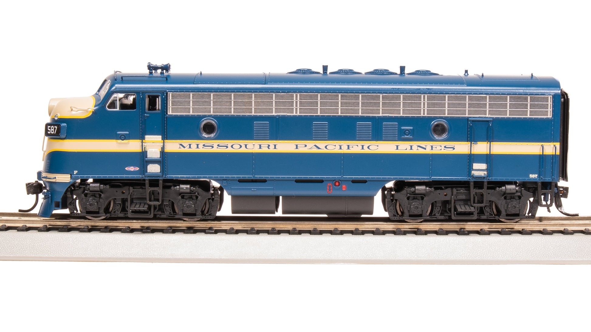 Broadway Limited 8207 HO MP EMD F7A Diesel Locomotive Sound & DCC #586