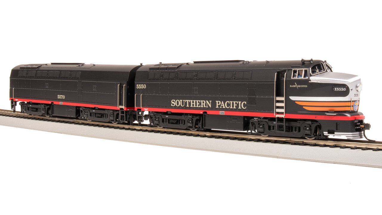 Broadway Limited 7708 HO SP RF-16 Sharknose A/B Diesel Locomotive #5550/5570