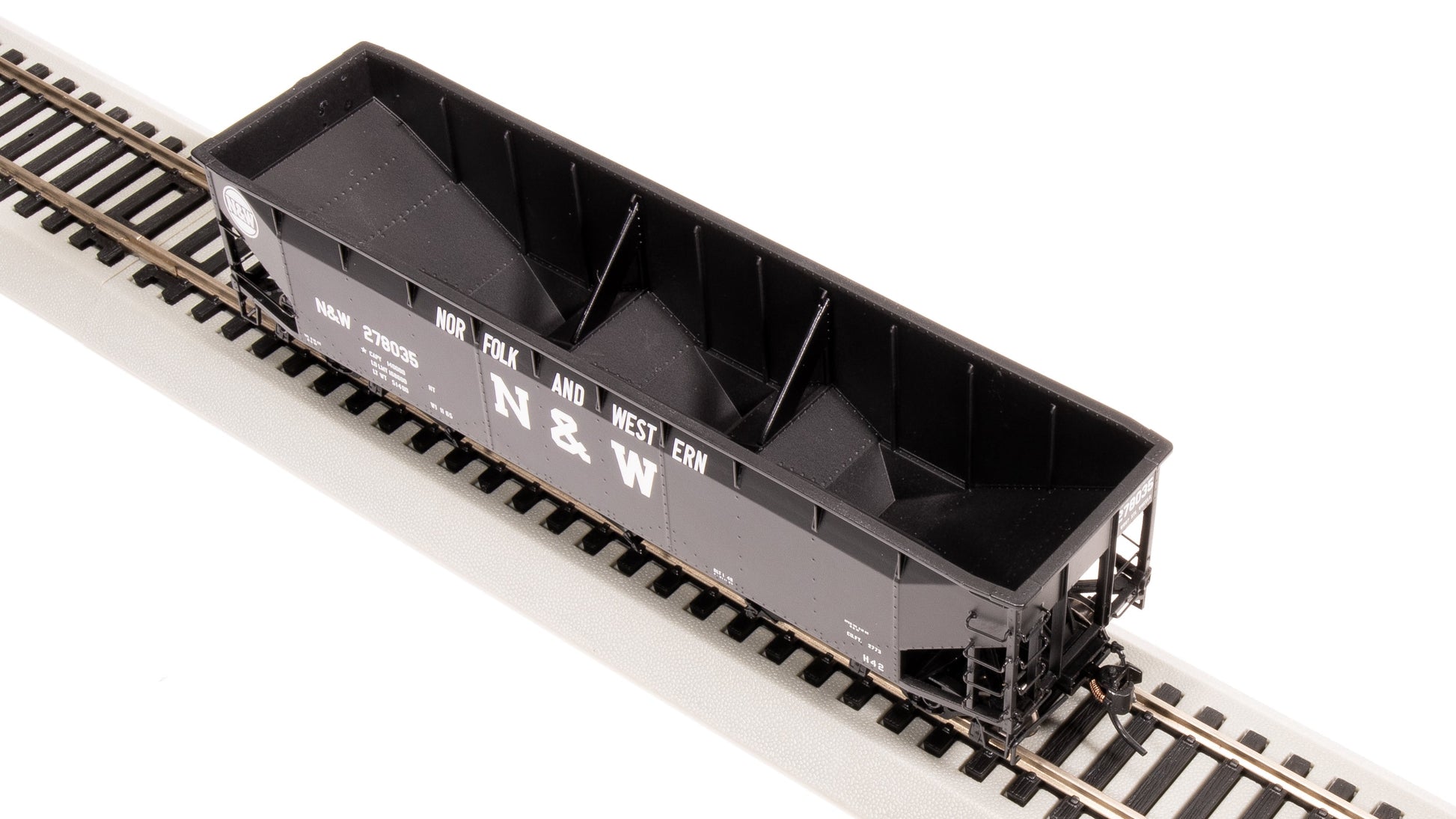 Broadway Limited 8115 HO Norfolk & Western AAR 70-Ton 3-Bay Hopper (Pack of 4)