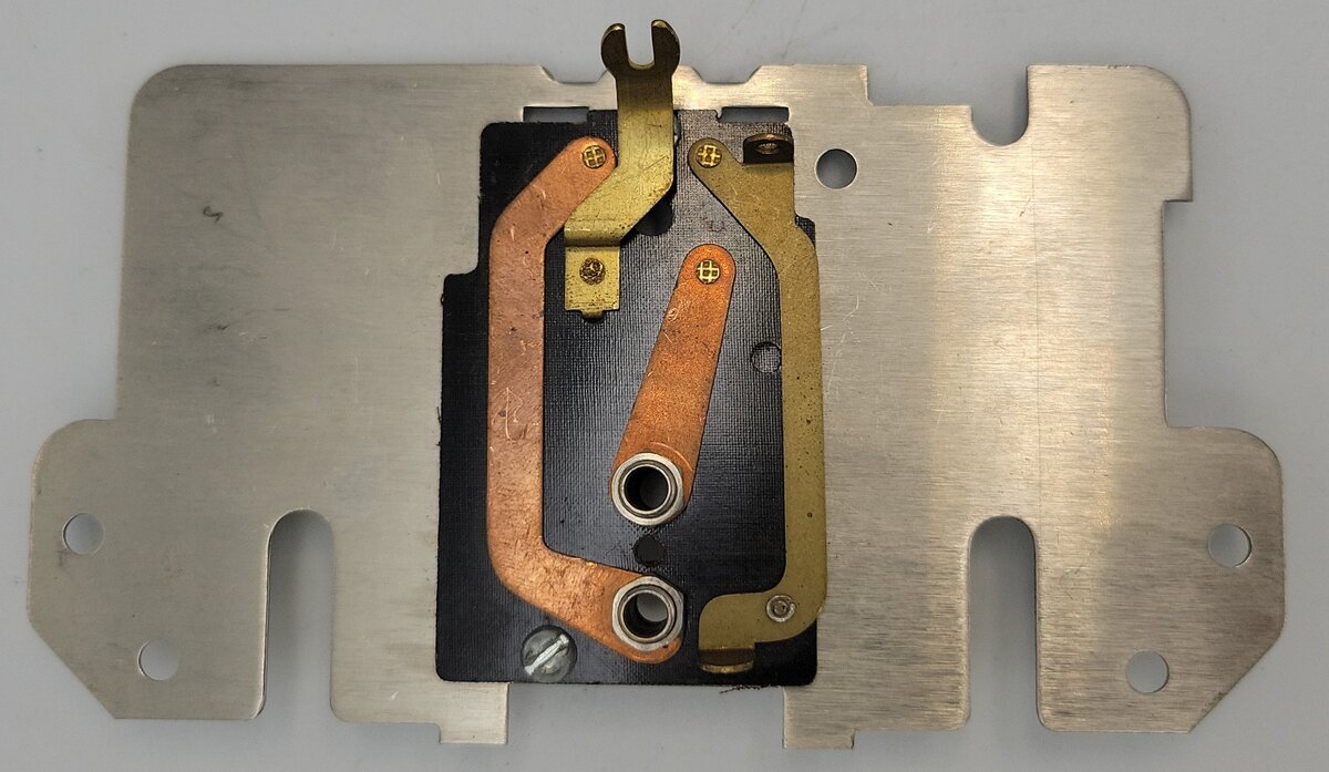 Lionel 400E-11 Bild a Loco Back Bearing Plate with Brush Plate Assembly