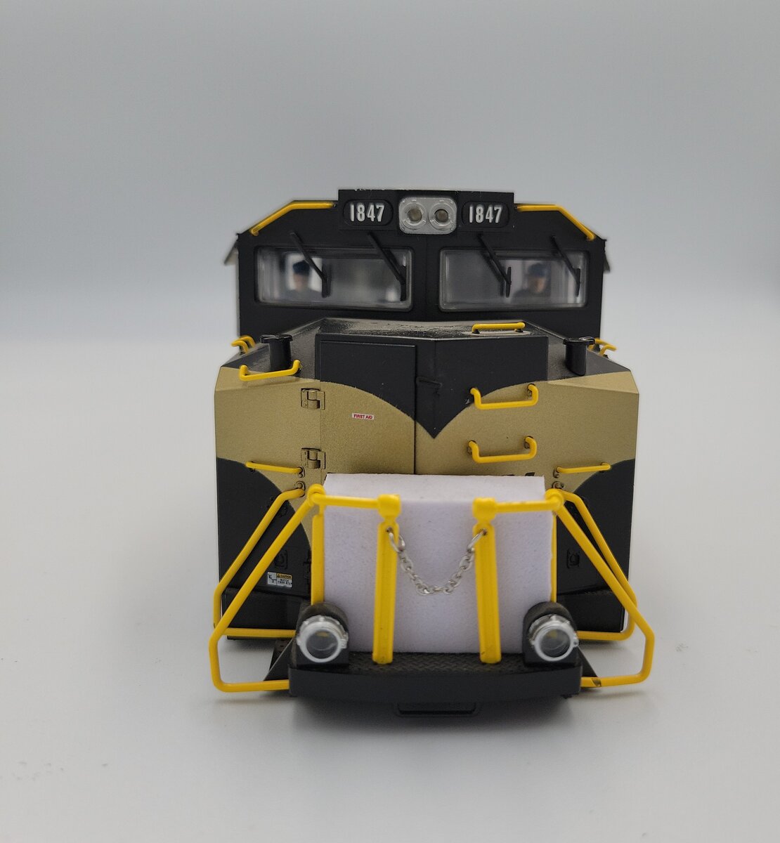 Lionel 1847-1 O Gauge Black & Gold Painted BTO Monon Diesel Loco Shell #1847