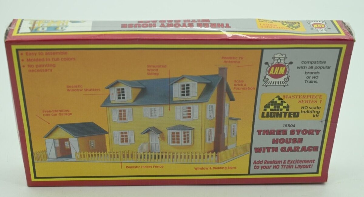 AHM 15504 HO Three Story House With Garage & Light Building Kit