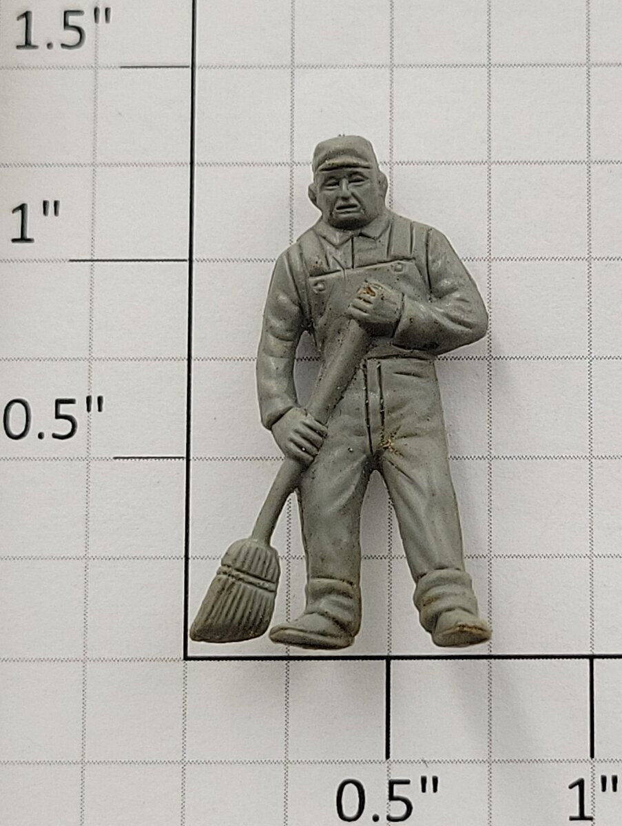 Acme 0706-1422 O Gauge Gray Railroad Station Figure with Broom