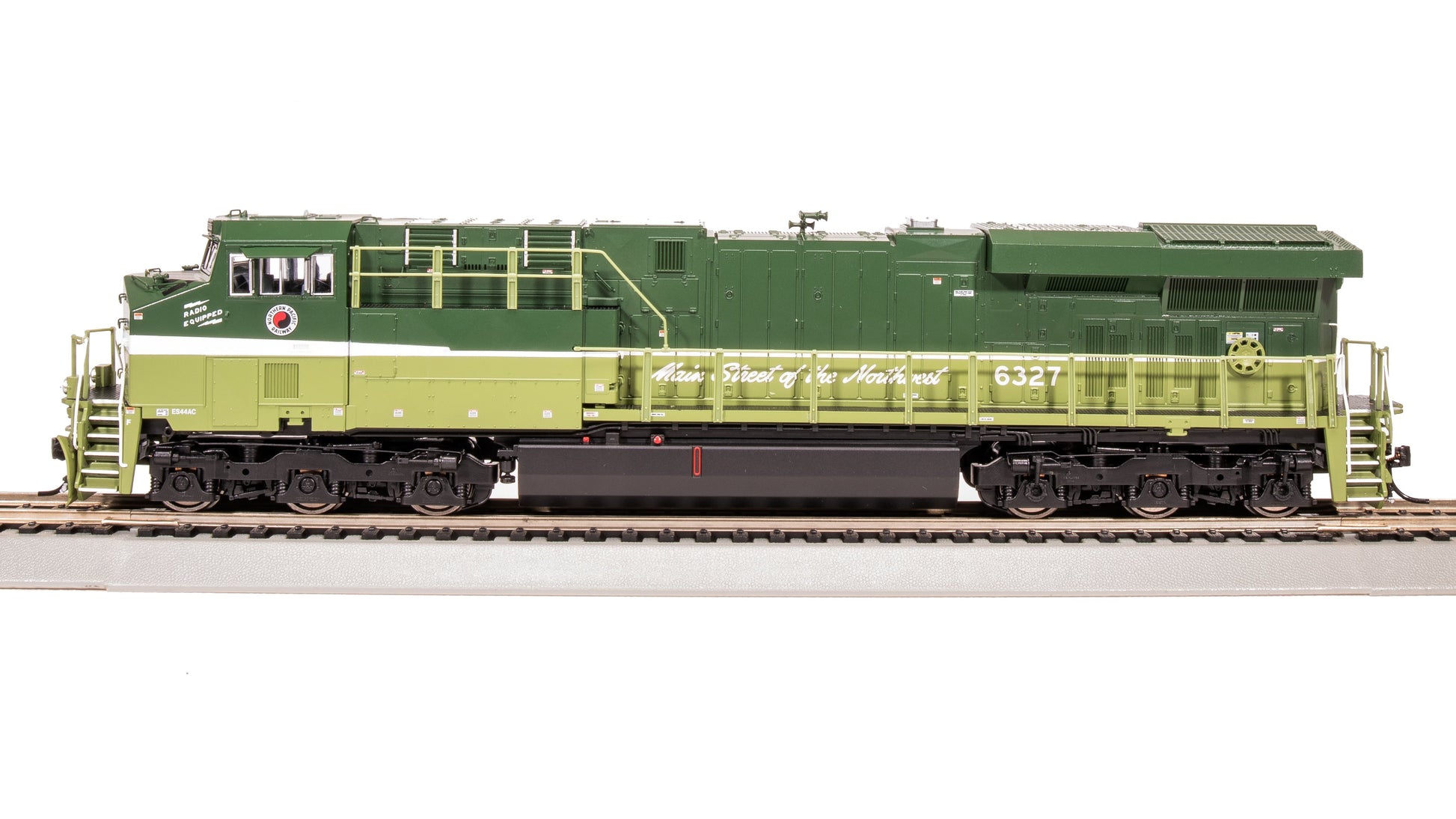 Broadway Limited 8566 HO Northern Pacific GE ES44AC Diesel Locomotive #6327