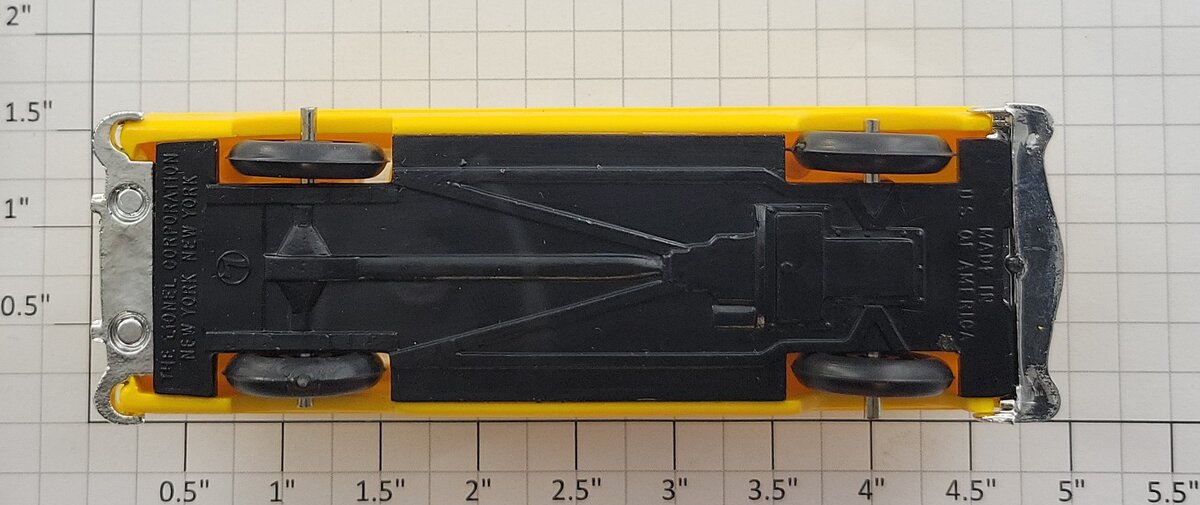 Lionel 6414-25 Yellow Repro Automobile with Chrome Bumpers