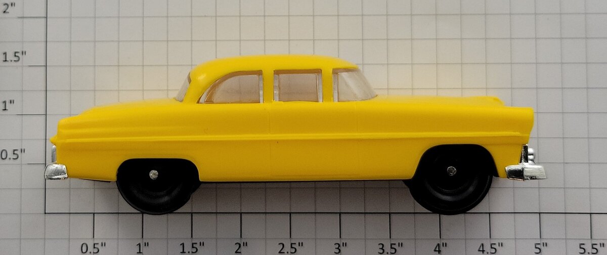 Lionel 6414-25 Yellow Repro Automobile with Chrome Bumpers