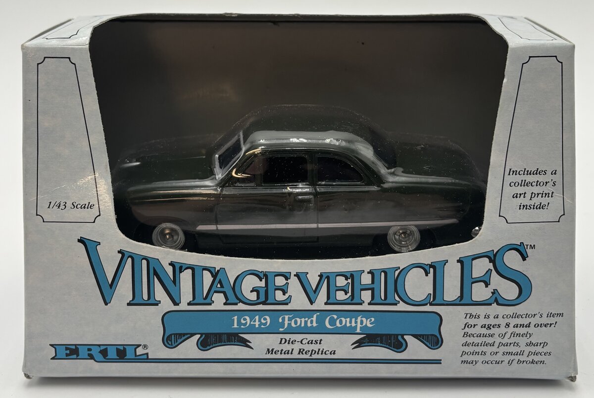 Ertl 2803 1:43 Scale Classic Vehicles 1949 Green Ford Coupe Diecast