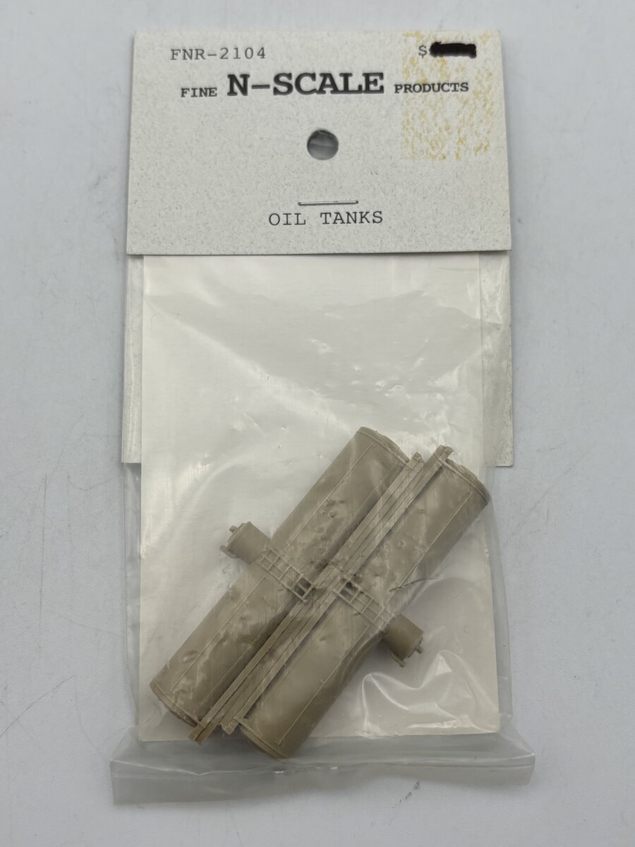 Fine N Scale Products FNR-2104 N Undecorated Oil Tanks (Set of 2)