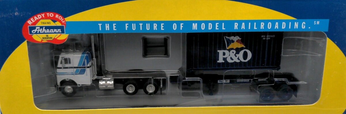 Athearn 92130 HO Scale P&O 20' Container W/P&O Chassis & Freightliner Tractor #2