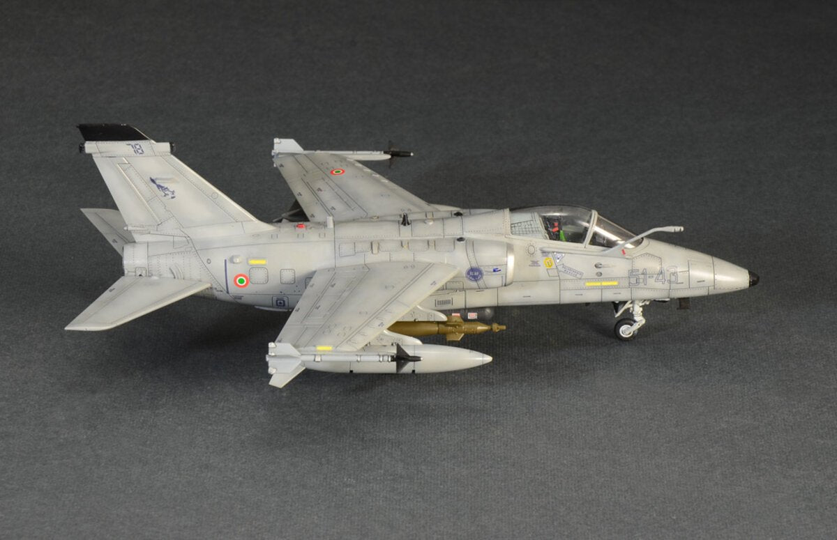 Italeri 1460 1:72 AMX Ghibli Fighter Military Aircraft Plane Model Kit