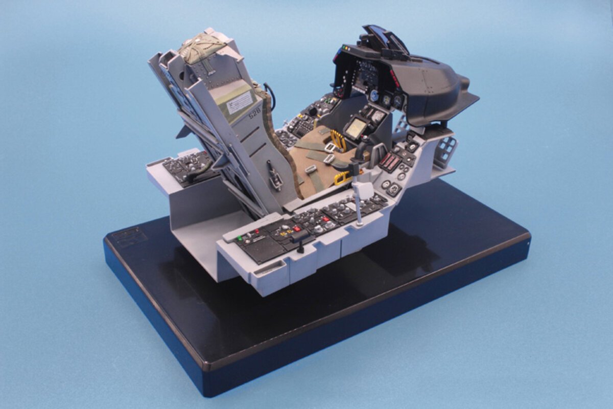 Italeri 2990 1:12 F-16 Cockpit Fighter Military Aircraft Plane Model Kit