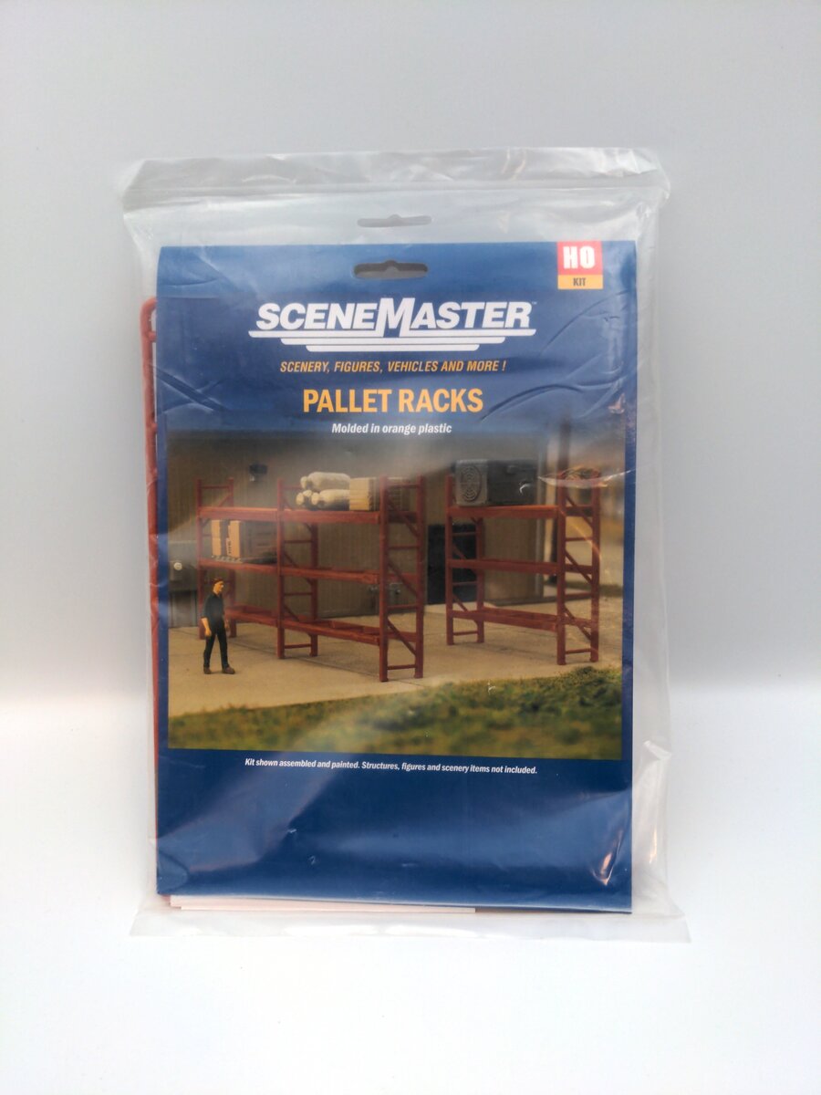 Walthers 949-4256 HO Pallet Rack Kit