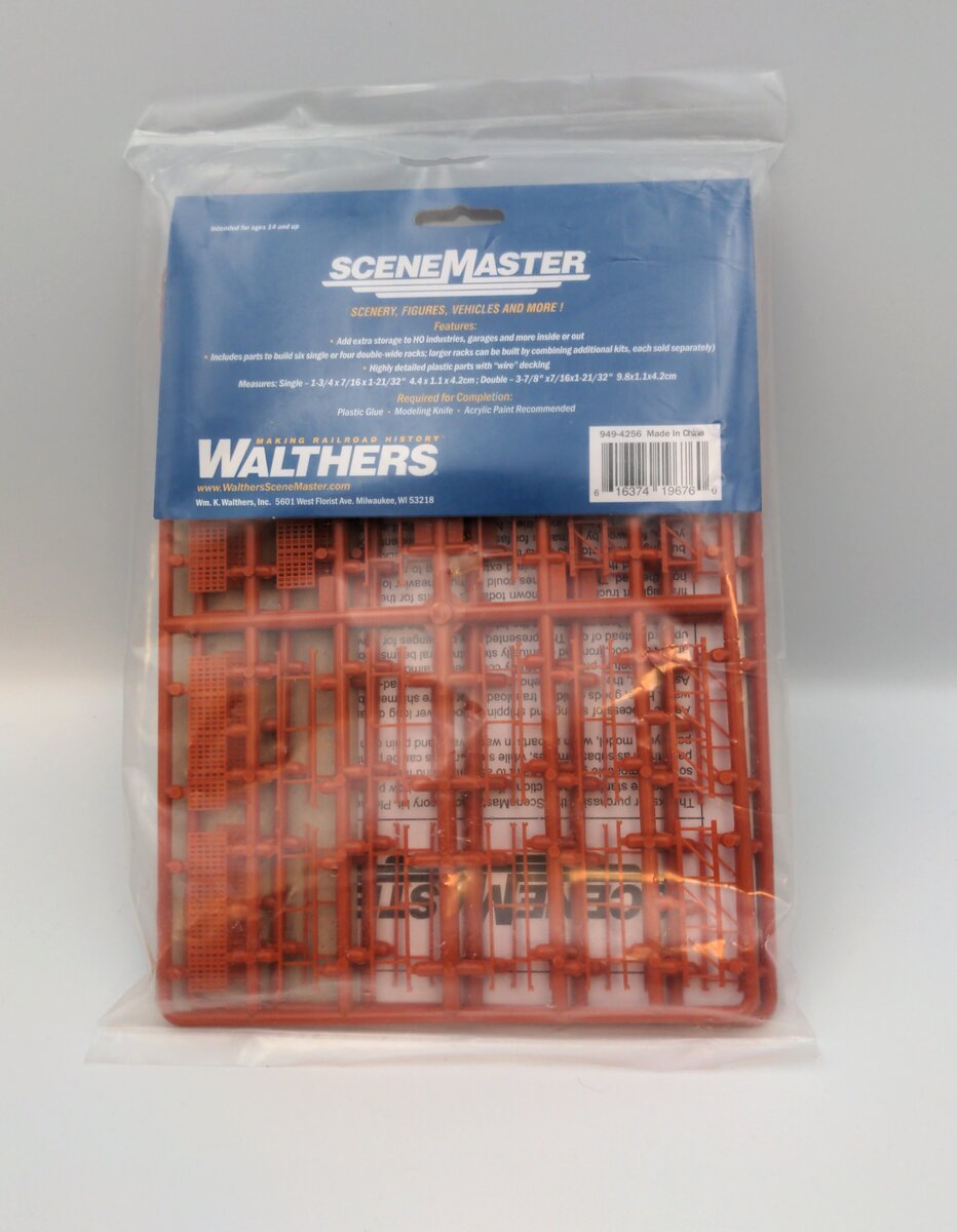 Walthers 949-4256 HO Pallet Rack Kit