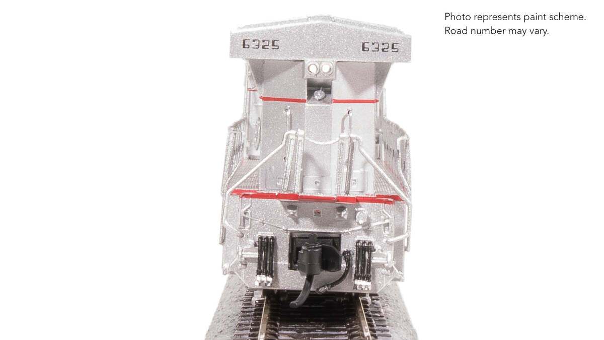 Broadway Limited 8625 N CBQ Alum/Red GE ES44AC Diesel Locomotive w/Sound #6325